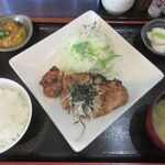 となりの食堂 - 価格維持の工夫の塊