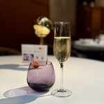 神楽坂 フレンチレストラン ラリアンス - スパークリングワイン
      2024年10月24日