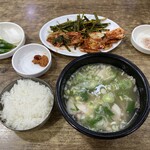 본전돼지국밥 - 