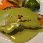 キッチン ブルー グローブ - 正面から、ピンクペッパーが見えます