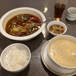 268754055 - 牛肉と唐辛子四川香味煮込み(小)、コーンスープ、ライス