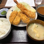 とんかつ芝 - 右上にカレールーありけり（美味いよ？）