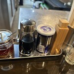 まるぶし　とんや - 【2024.10.24(木)】テーブルにある調味料