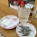 やきそば 和 - 絶品ベーコンエッグときびなご焼き。鉄板焼きスキル高い。