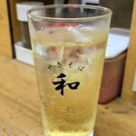 やきそば 和 - チューハイに備え付けのシェロップ追加。甘くないのが良い。