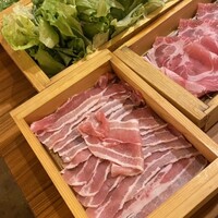 しゃぶしゃぶ・創作料理居酒屋 豚吟 栄店 - 