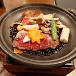 釜めし菜時記 さき亭 - A5ランク黒毛和牛と木の子の朴葉味噌焼き