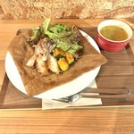 モットコーヒースタンド - てりやきチキンのガレット