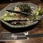 魚酔 - 揚げじゃこと大根の梅肉サラダ