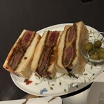 大阪ステーションホテル　メイン バー - カツサンド