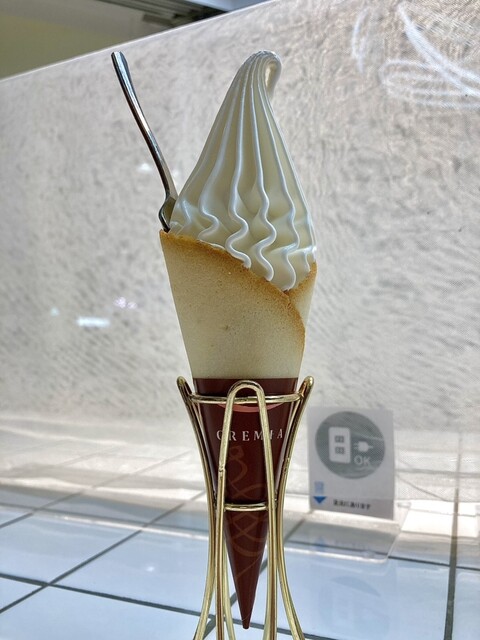 シルクレーム 阪急三番街店 （SILKREAM） - 大阪梅田（阪急）/ソフト