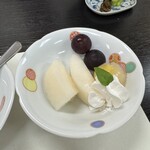 ぬ志勇旅館 - 食後のデザート　梨　巨峰