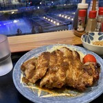 暖 - 湯畑バックに肉！