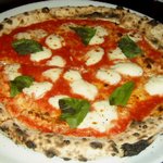 CAFE RIGOLETTO - ナポリ流のマルゲリータ（１０インチ）