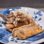 あき山 - 2024.10 揚げ物の盛り合わせ（松茸フライ、天然舞茸、メヒカリ）ソース 塩