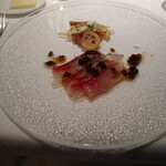 アンティカ オステリア デル ポンテ - 長野県佐久市「吉澤淡水魚」鯉のカルパチョ仕立て。黒トリュフソース。黒トリュフゼリーを添えて