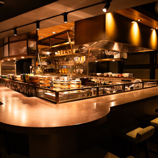 駅徒歩5分◆和モダンな空間にカウンター、テーブル、個室も完備