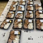 ワタナベ食品 直売店 - こぱむん唐揚げ弁当がずら〜り
      2024/10/24
      手羽先元ほろほろ煮 281円