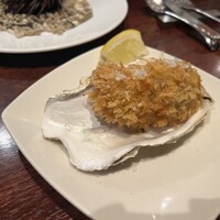 Oysterbar&Wine BELON 渋谷店 - 剥きたて殻付きカキフライ
