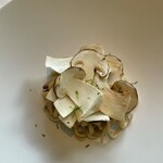レストラン オオツ - パスタと松茸の絡みが幸せ