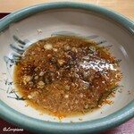 めん太郎 - 女性スタッフのレクチャーに従い辣油を入れて一度で二度美味し