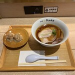 湯河原 飯田商店 ららぽーと沼津店 - 醤油らぁめん、手作りしゅうまい