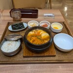 シジャン - スンドゥブチゲ定食 1090円