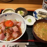 しんのすけ - ぶりといくらの他人丼、オイルサーディン