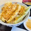 天丼てんや - 天ぷらは「きす」「かぼちゃ」「えび」「いか」「いんげん」の5種類。