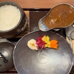 一体感 - ご飯・カレー皿（付け合わせ）・カレールー