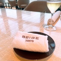 ベージュ アラン・デュカス 東京 - 