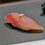 千葉たかおか - いつも通りの漬け仕立てとの食べ比べも面白い。握りが美しいです。