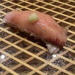 祇園 にし - 鰤トロの握り