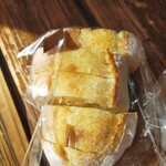 石釜パン工房 KIRARI - チーズフランススライスしてあるやつを買ったバイ