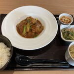 CHINESE DINING 瑞 - 家常牛腩