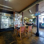 ドライブインあけみ - 店内