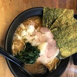 家系ラーメン 傳助 - 