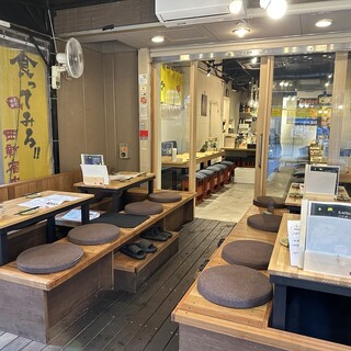 開放的なテラス席