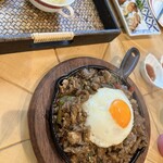 Karuizawa Koso Buro to Thai Shokudo. - 牛スジガパオライス