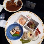 カフェレストラン　セリーナ - 前菜とホテルカレー！