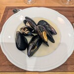 La Stalla - 大船渡のムール。モンサンが黄身ならこちらは全卵。最近は全卵的な美味しさの良さも分かるようになってきました