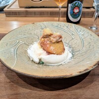 La Stalla - 自家製のブッラータとペコリーノ風チーズに焼き柿。毎回出ても良いくらい好き