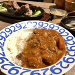 ステーキ&ハンバーグそして勝揚げ 肉山 - 500円カレー