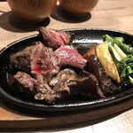 ステーキ&ハンバーグそして勝揚げ 肉山 - 鹿ランプ200g