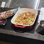 トラットリア・ポンテ 奈良 - 左が竜田揚げ麹でファリネ発酵ブルーベリーソース→カリカリの揚げと酸味&甘味が効いたソースが上手くマッチ