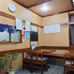 そば処 更科 - 一階の右奥席。