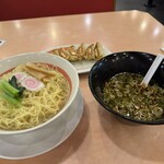 幸楽苑 - メガつけ麺到着