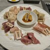 熟成ホルモンと焼肉 肉次郎 - 