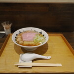 NIBOSHI MANIA - 鶏ぶしと鰺三種の煮干蕎麦 着丼