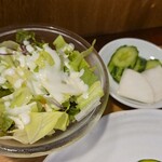 キッチン ブルー グローブ - サラダ、おしんのアップ